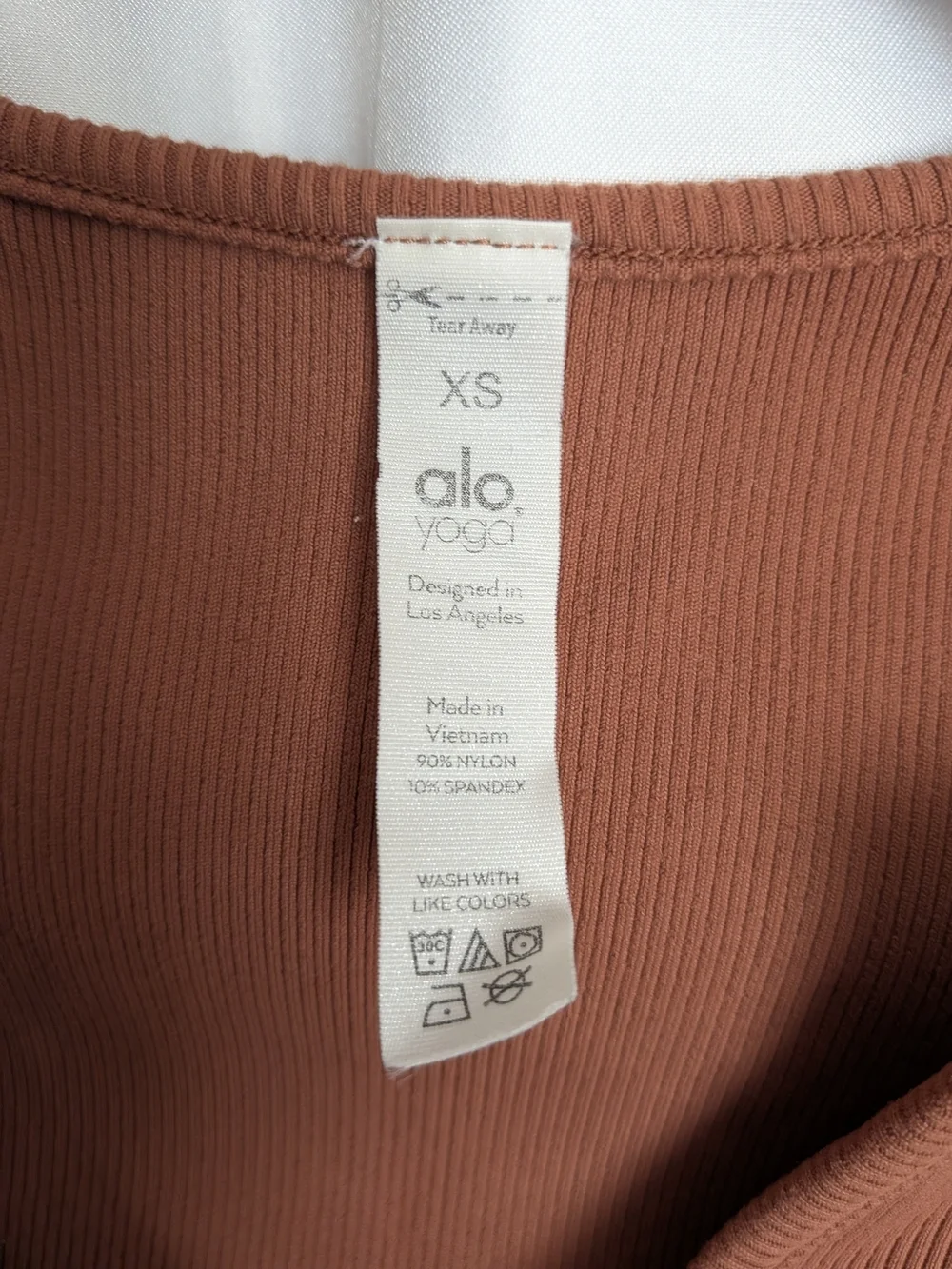 ALO Yoga Wellness Rib Notch Neck Short Sleeve Size XS